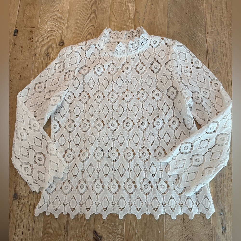 Rihoas Elegant White Chunky Lace Top Long Sleeved M